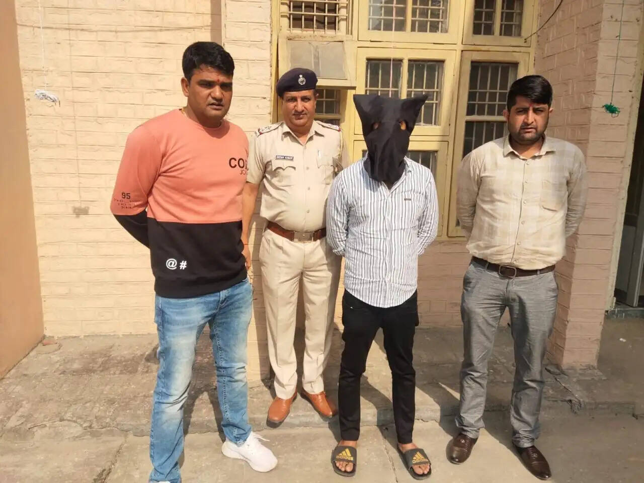 Panipat: रेमडेसिविर इंजेक्शन की कालाबाजारी करने के मामले में 1 और आरोपित काबू, 10 आरोपी पहले हो चुके है गिरफ्तार