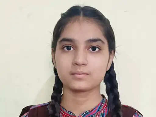 छात्रा पढ़ना चाहती थी, लेकिन दोस्त करता था परेशान, उसके बाद..