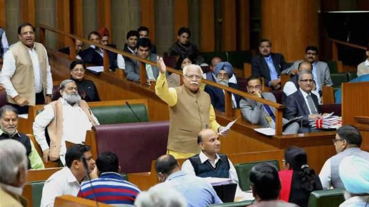 विधानसभा में आरोपित मंत्री पर हंगामा, CM ने कहा- नहीं लेंगे इस्तीफा