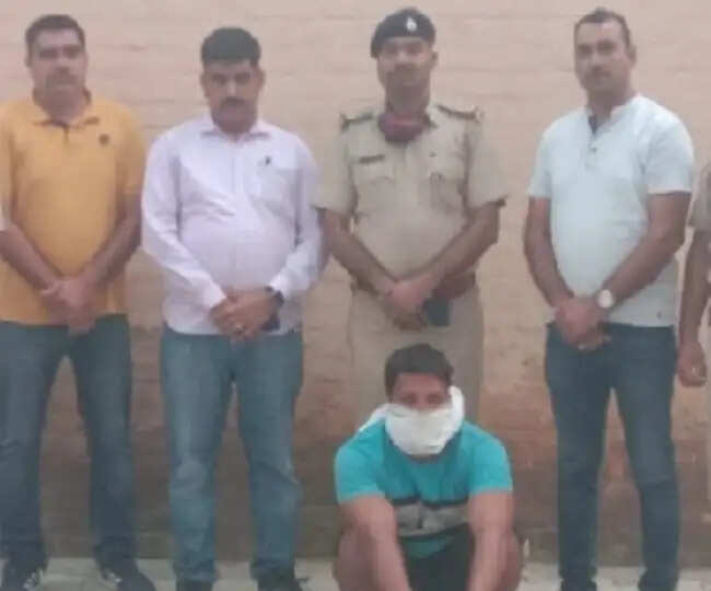मां-बेटी की हत्या का हुआ खुलासा, नौकर को मिली सुपारी, पढिए