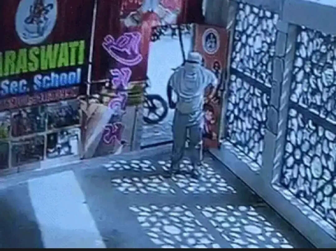 फरीदाबाद के निजी स्कूल में महिला टीचर की चाकू से हत्या, छेड़छाड़ की शिकायत का बदला लेने पहुंचा आरोपी