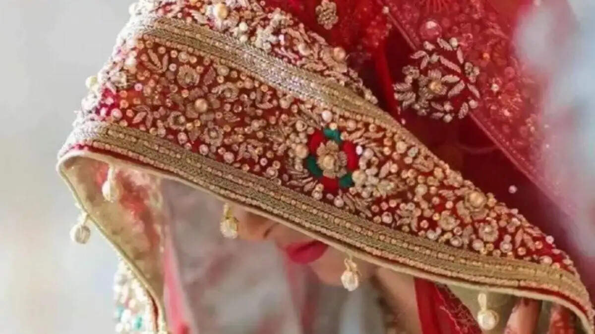 Haryana:- रिसेप्शन पार्टी में Enjoy कर रहे थे लोग, मौके पर आ गई पुलिस, पढ़िए पूरी खबर