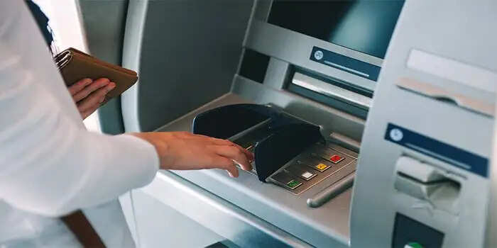 1 जनवरी से ATM से कैश निकालना होगा महंगा, बदलेंगे ये नियम