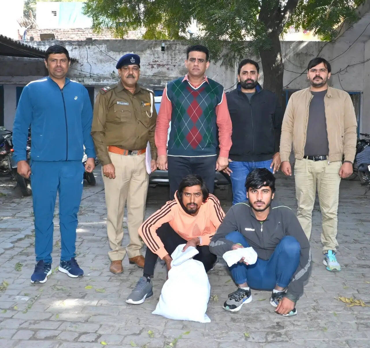 Panipat: कार लूटने की बनाई योजना, उससे पहले हुए 2 गिरफ्तार, अवैध हथियार मिले आरोपियों से