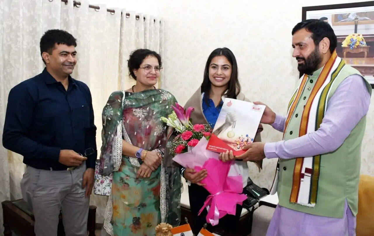 CM सैनी से मिले ओलंपिक पदक विजेता मनु भाकर
