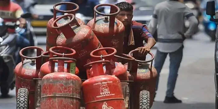 खुशखबरी,&nbsp;महिलाओं को रक्षाबंधन पर तोहफा, 200 रुपए सस्ता हुआ सिलेंडर