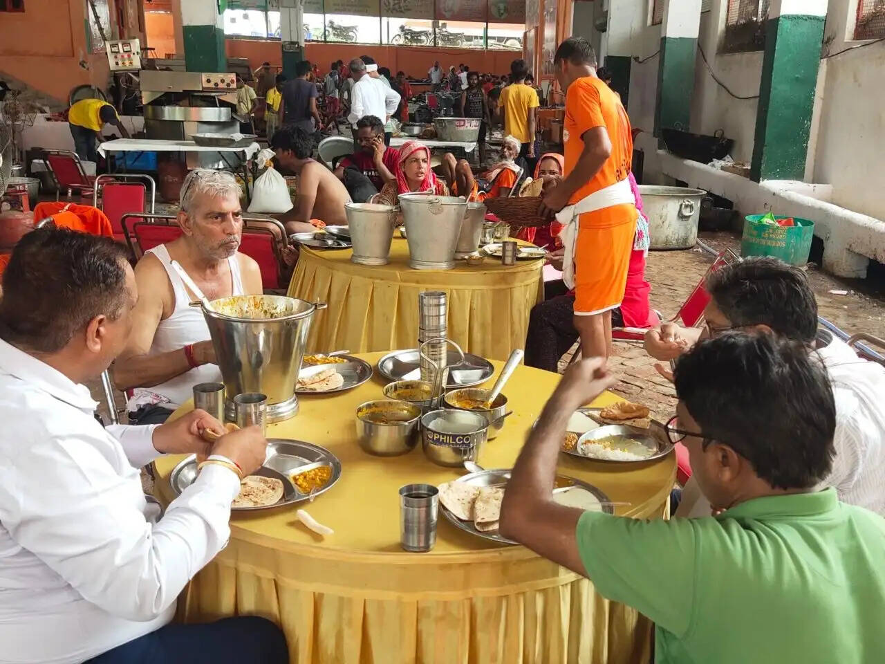 गुंज रहे है बम बम भोले के जयकारे, शिवमय हुआ पानीपत-हरिद्वार रोड़