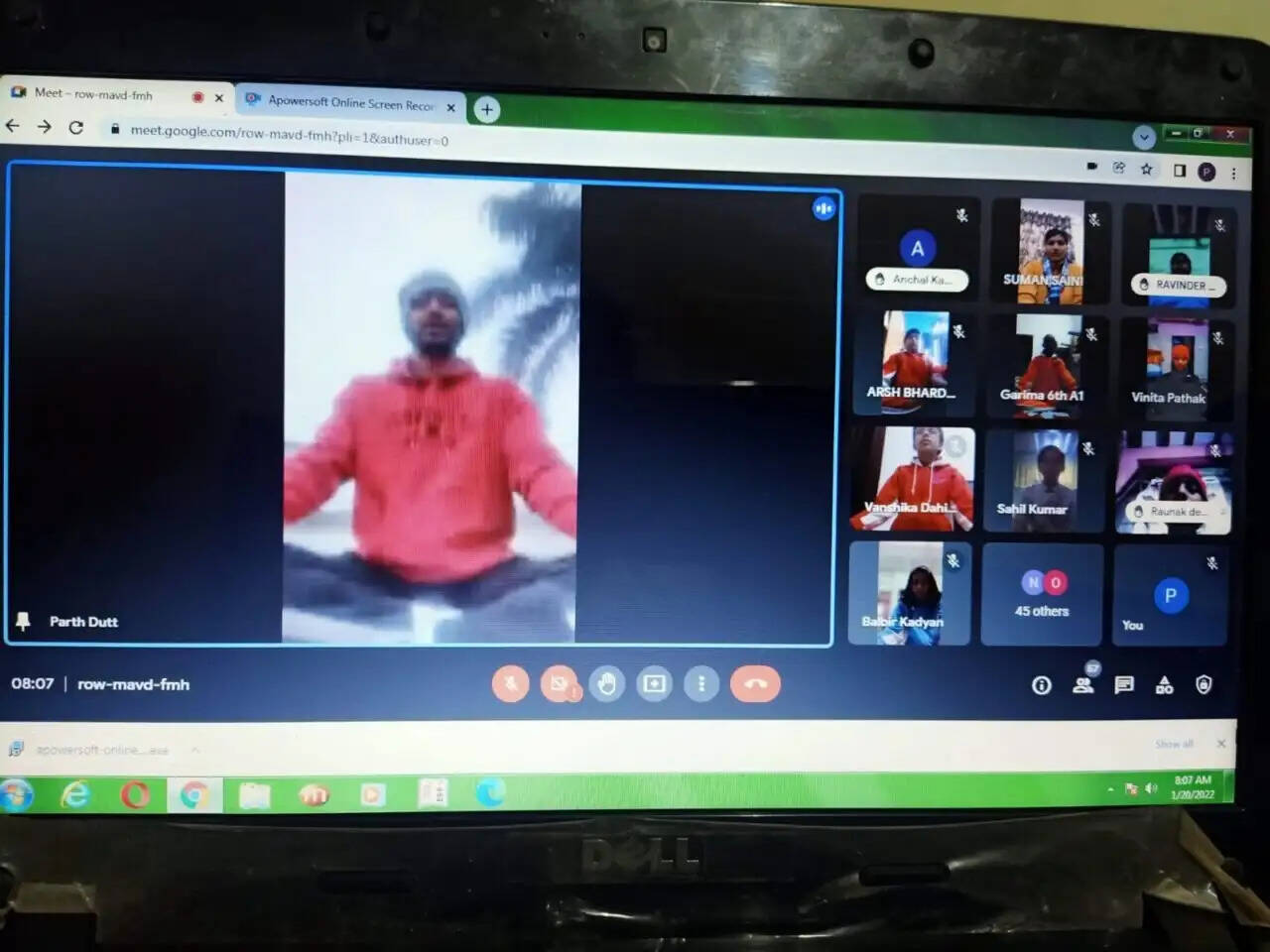 'सूर्य नमस्कार' अभियान से जुड़कर डी0ए0वी0 पुलिस पब्लिक स्कूल के  विद्यार्थियों ने दिया 'शरीर को निरोग' रखने का संदेश