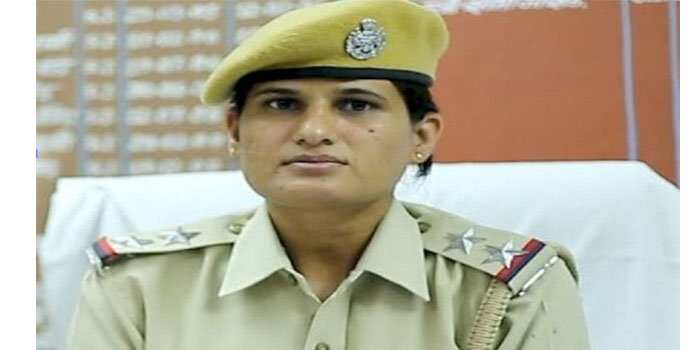 महिला SHO ने 10 लाख लेकर तस्कर को छोड़ा, CCTV फूटेज आई सामने
