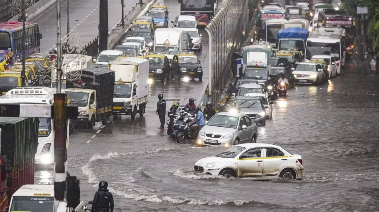 1 अगस्त तक रहेगा मौसम खराब,हरियाणा के इन जिलों में हो रही बारिश,16 में अलर्ट जारी