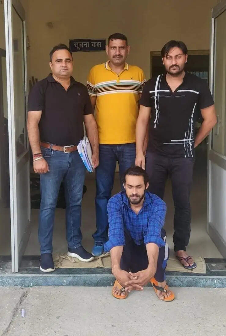 PANIPAT:-25 हजार का इनामी अवैध देसी पिस्तौल सहित गिरफ्तार