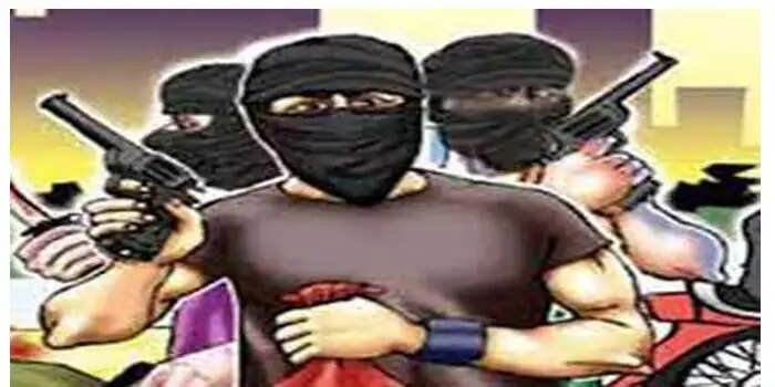 घर में सोता रहा परिवार, चोर कर गए लाखों के जेवर पर हाथ साफ.