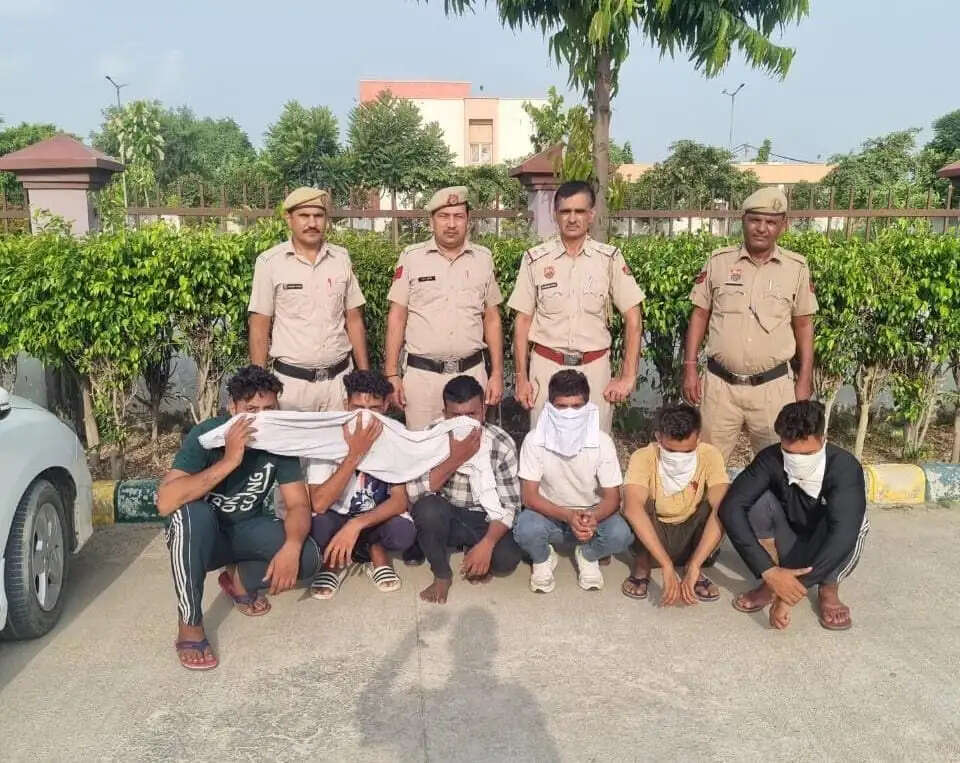 PANIPAT:- SECTOR-25 में दुकानों में तोड़फोड़ करने वाले 8 आरोपी गिरफ्तार