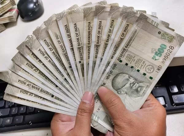 आधार कार्ड अपडेट करवाना हुआ महंगा, अब देने होंगे इतने रुपये