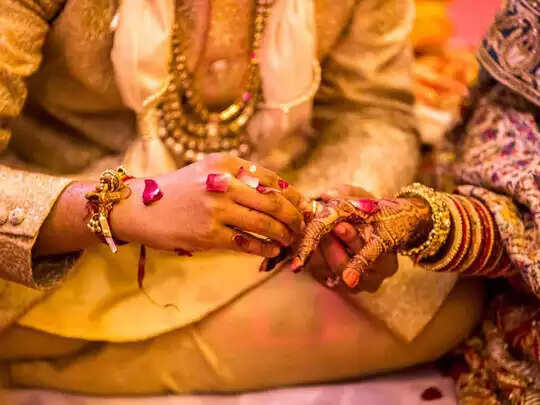 HARYANA:- शादी के बाद खुश थे पति पत्नी, ऐसा क्या हुआ की छोड़कर चली गई पत्नी, पति ने गम मे...