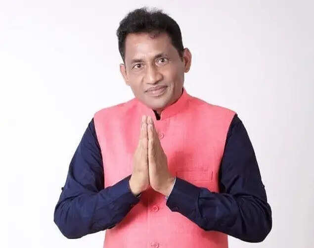 पूर्व चेयरमैन रॉकी मित्तल गिरफ्तार, जानिए क्या है पूरा मामला ?