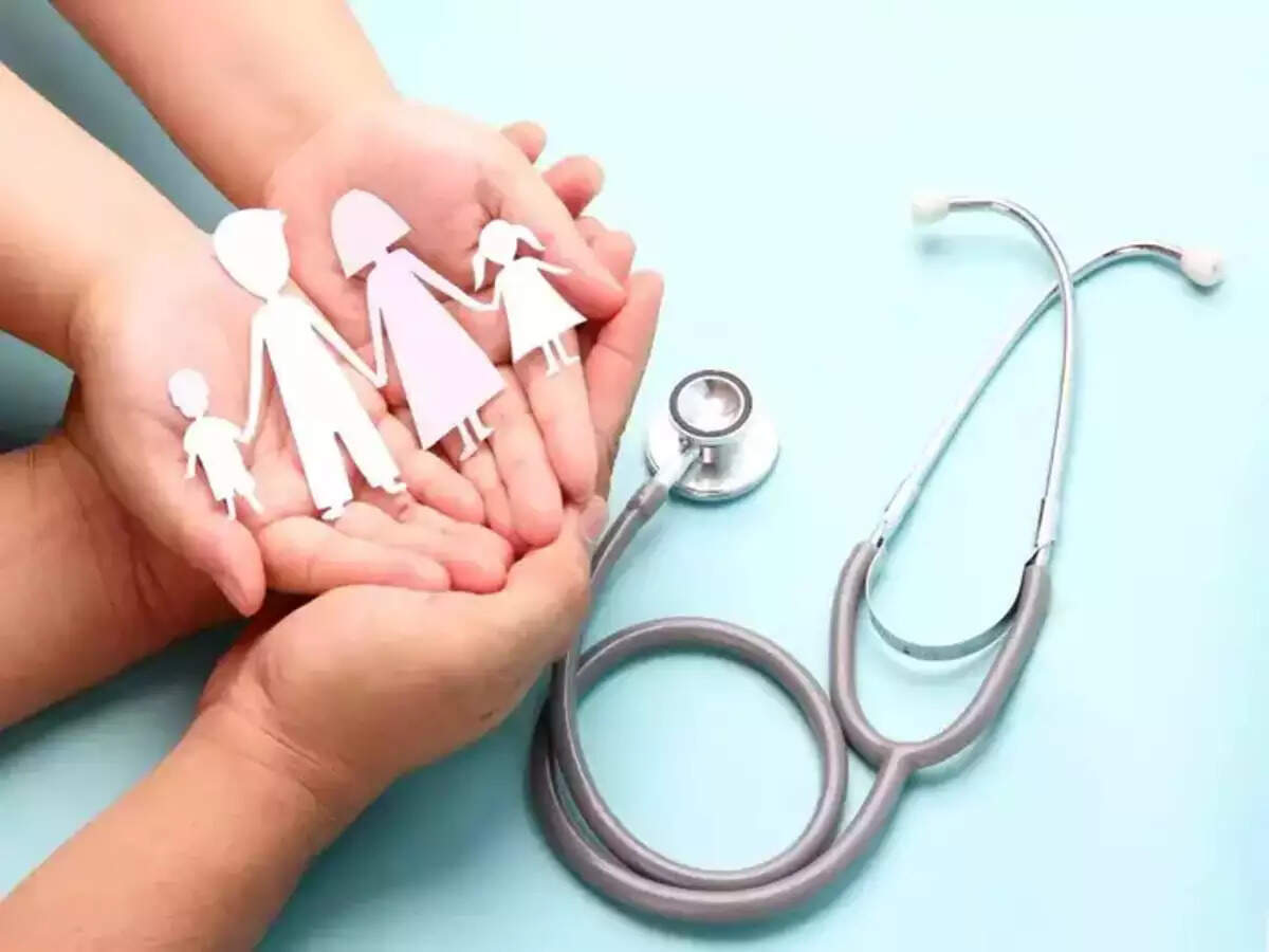 सीनियर सिटीजन के लिए Health Insurance लेने में आ रही है परेशानी, इन बातों का रखें ध्यान