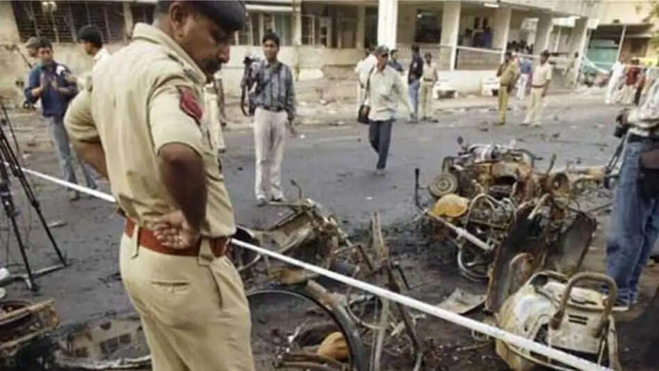 भारत के इतिहास में सबसे बड़ी सजा, अहमदाबाद ब्लास्ट के 49 दोषियों में से 38 को फांसी, 11 को उम्र कैद, पढ़िए