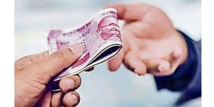 CBI ने EPFO कार्यालय में की छापेमारी कर 2 अधिकारी किये गिरफ्तार