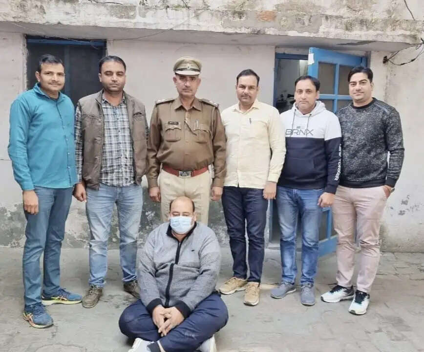 जड़ी बूटीयों की आड़ मे बेच रहा था वन्य जीवों के अंगों के अवशेष, दुकानदार गिरफ्तार