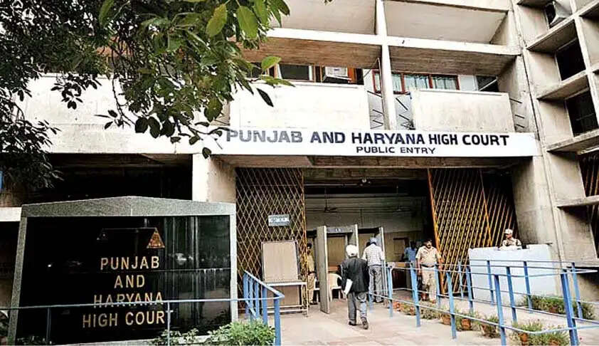 HighCourt का आदेश, हाईवे किनारे हटाए जाएं वैध-अवैध यूनिपोल