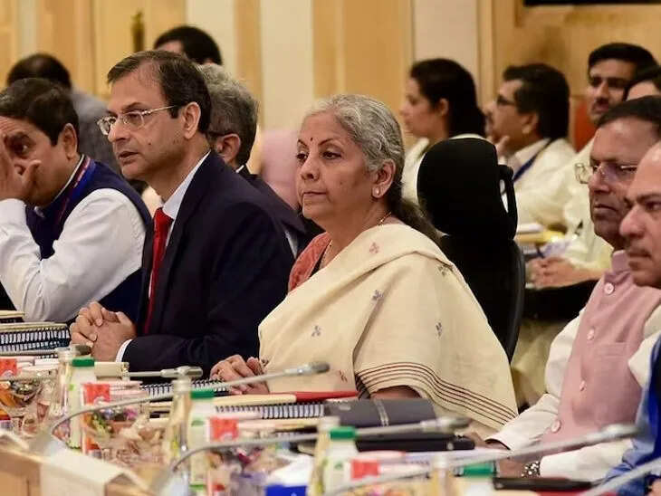 &nbsp; GST काउंसिल की बैठक आज, Health Insuranceपर&nbsp;टैक्स 18% से कम किया जा सकता है