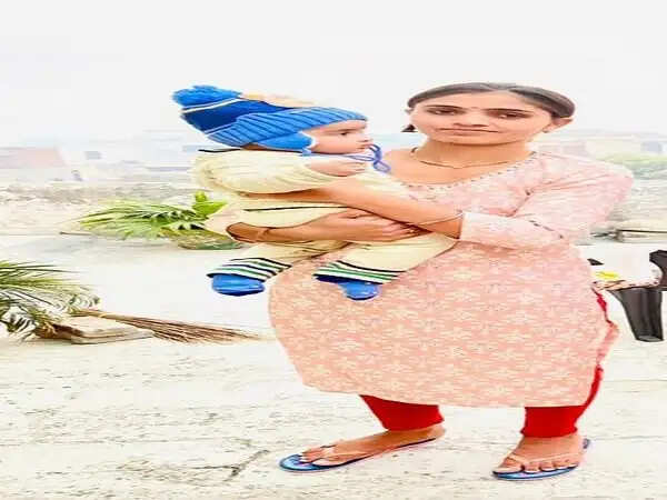 पत्नी करती थी शक, पति ने की बेटे और पत्नी की हत्या, फिर ट्रेन के आगे कूदकर की आत्महत्या