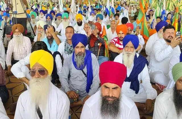 HARYANA:- इस दिन देशभर के रेलवे ट्रैक किए जाएंगे जाम, महापंचायत में किसानों का बड़ा फैसला