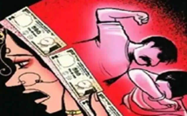 महिला ने पति व ससुरालपक्ष पर दहेज प्रताड़ना के लगाए आरोप, पुलिस ने पति समेत 2 को किया गिरफ्तार