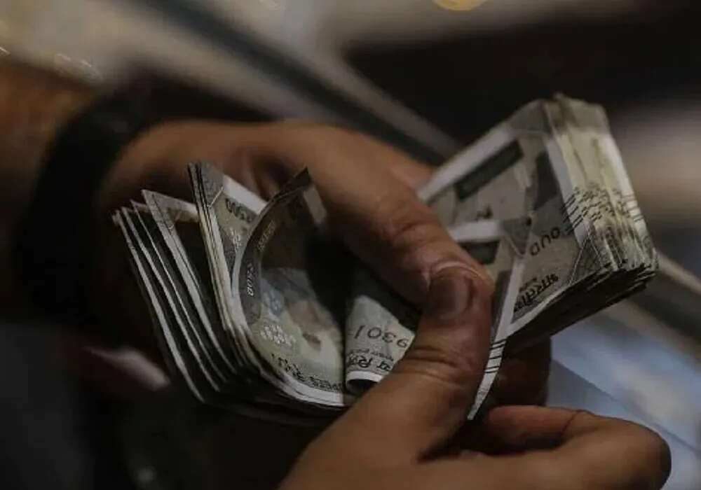 PANIPAT:-  खूद को तहसीलदार बताकर बस में की दोस्ती, नशिला ड्रिंक पिलाकर युवक से लूटे 50 हजार