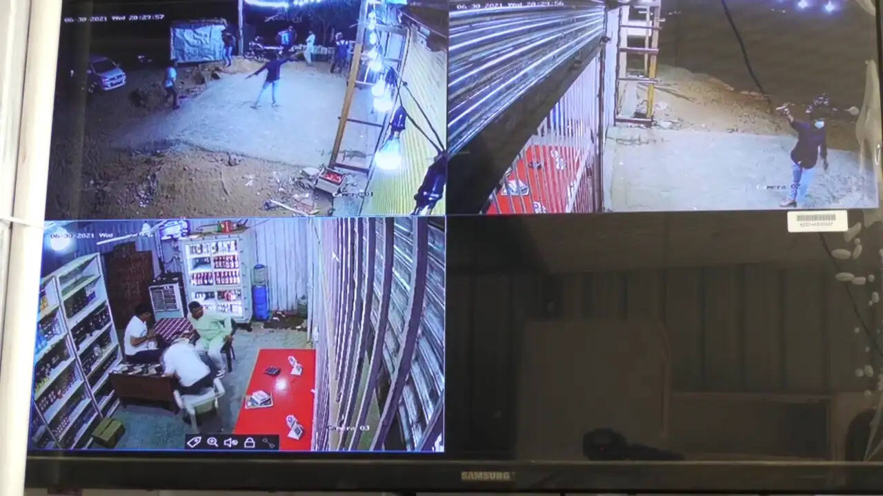 फिल्मी हीरो की तरह की ताबड़तोड़ फायरिंग, CCTV में कैद तस्वीरें