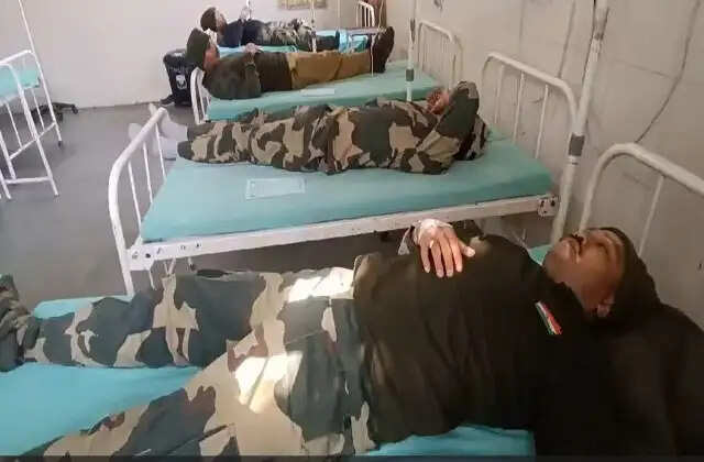 टीकरी बॉर्डर पर सुरक्षा में तैनात BSF के 11 जवान हुए बीमार, खाना खाते ही लगे लूज मोशन