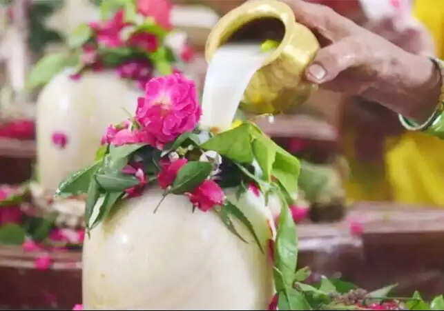 महाशिवरात्रि पर भगवान शिव को चढ़ाएं ये फूल, शिव होगे प्रसन्न