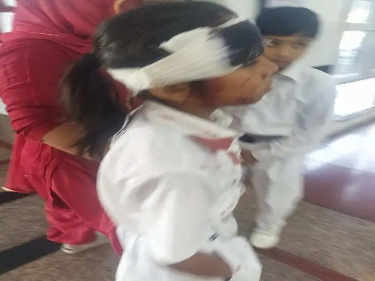 हादसा- 2 बसों की आपस में हुई भिडंत, 5 बच्चों समेत ड्राइवर घायल