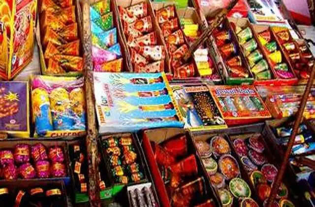 पटाखों के अवैध भंडारण का CIA पुलिस ने किया पर्दाफाश, पढिए खबर