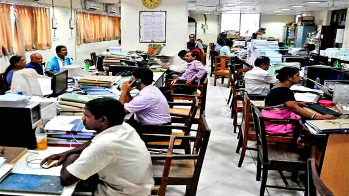 Haryana के इन 2000 अधिकारियों को दी गई सख्त चेतावनी, पढ़िए पूरी खबर