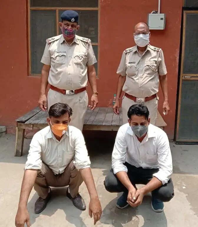 पत्रकारिता का रोब दिखाकर उद्यमी से जबरन वसूली के मामले में 2 आरोपित गिरफ्तार