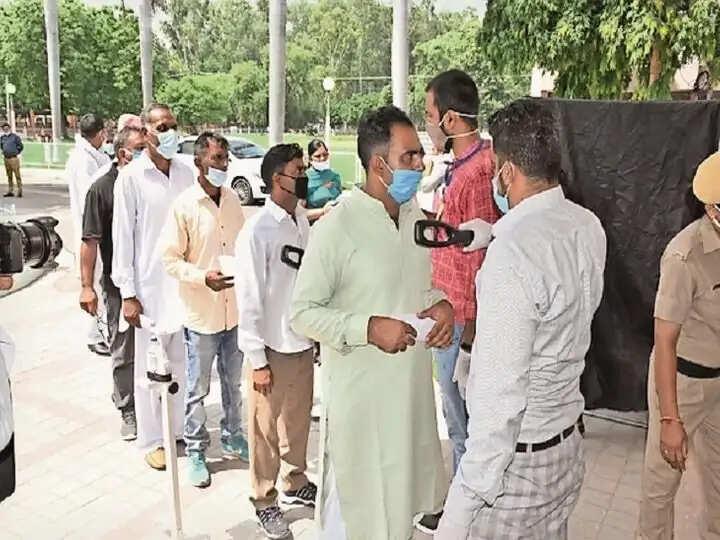 पीटीआई भर्ती परीक्षा में 4 अभ्यर्थियों से 8-8 लाख में किया परीक्षा में नकल कराने का सौदा, 5 गिरफ्तार