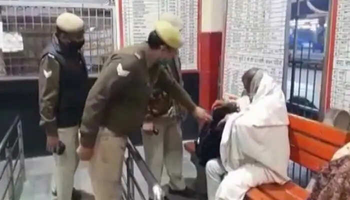 कई रेलवे स्टेशनों को मिला बम से उड़ाने का धमकी भरा खत, खत में लिखी ये बातें