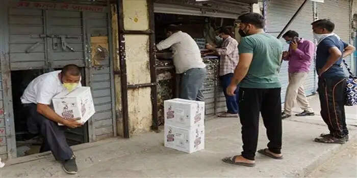 32 जोन में शराब बेचने के लिए लाइसेंस हुए जारी, कल से खुलेंगी शराब की नई दुकानें