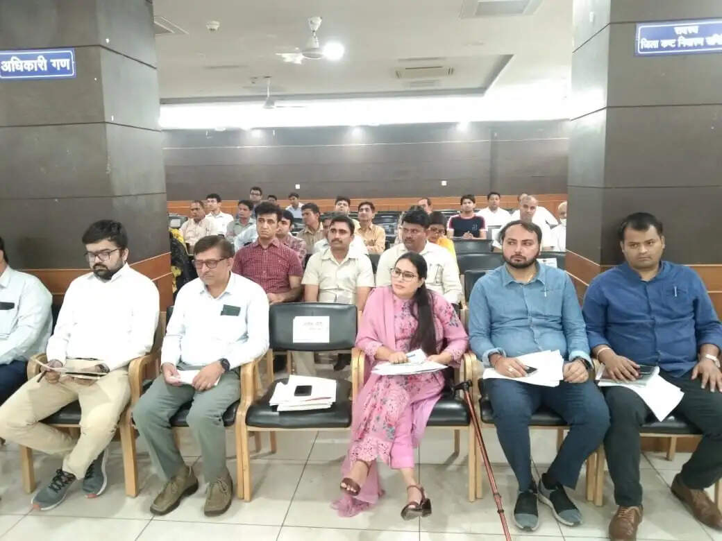 PANIPAT: डीसी की अधिकारियों को दो टुक, सीएम विंडों से संबंधित शिकायतों का निर्धारित समय पर निवारण नहीं तो कटेगी सैलेरी