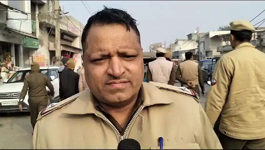 पानीपत में चल रहा है अतिक्रमण हटाओ अभियान, सड़को पर है पानीपत पुलिस