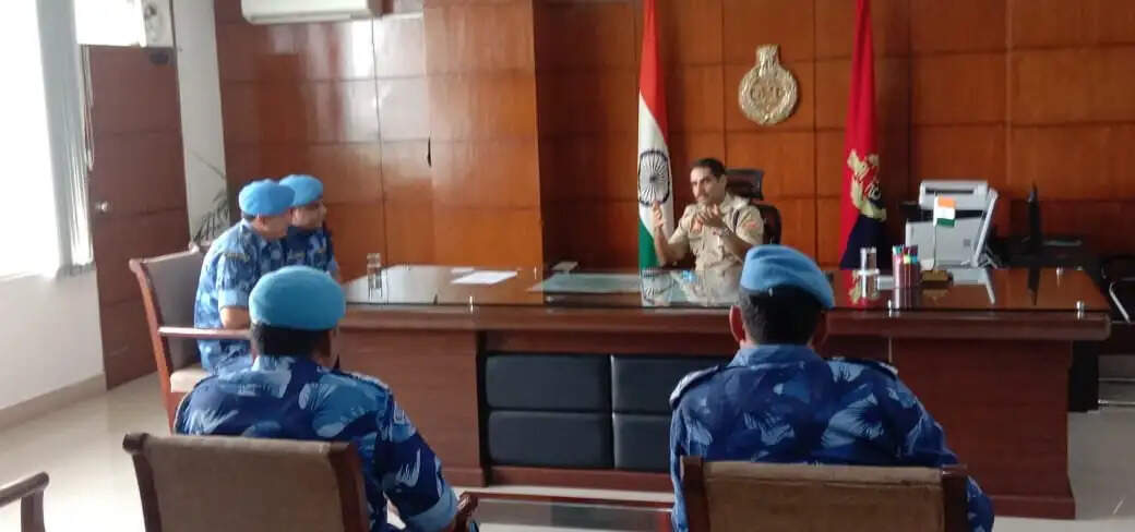 आरएएफ ने निकाला फ्लैग मार्च, शहरवासियों को दिया सुरक्षा का भरोसा
