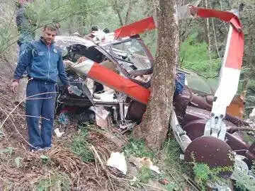 Breaking:- केदारनाथ के पास हेलिकॉप्टर क्रैश, पायलट समेत 7 यात्रियों की हुई मौ# त