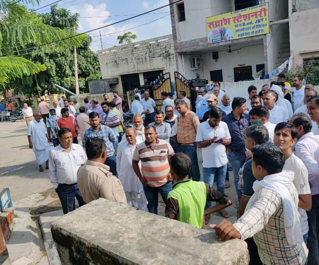 डबल मर्डर- दिनदहाडे घर में घुसकर दंपत्ति को उतारा मौत के घाट, पढिए