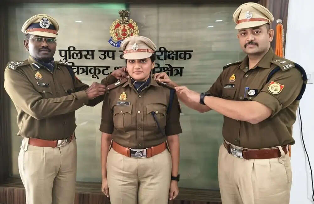 बेटियों को पढ़ा कर कौनसा कलक्‍टर-एसपी बना दोगे? बेटी ने IAS बन किया लोगों को मुंह बंद