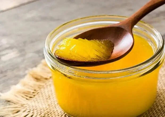 सर्दियों में जुकाम-खांसी से राहत दिलाएगा घी, ऐसे करें उपयोग