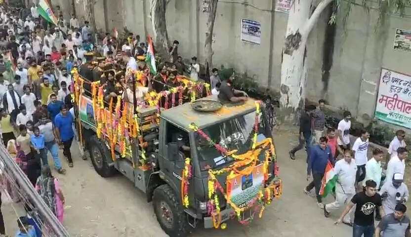 कौन थे शहीद मेजर आशीष ? ढाई साल की है उनकी बेटी, बचपन से था आर्मी मे जाने का सपना, पढ़िए पूरी खबर