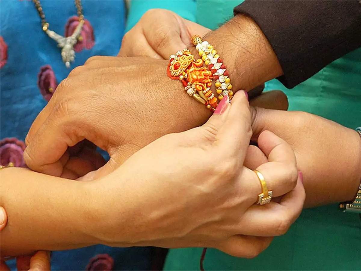 भाई से करती है आप प्यार, तो इस समय पर बांधिए राखी