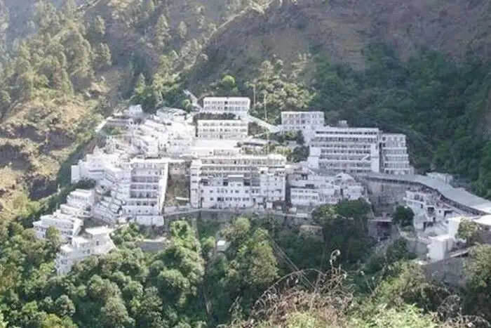 नए साल के पहले दिन वैष्णो देवी के मंदिर में हुआ बड़ा हादसा, 12 लोगों की हुई मौत